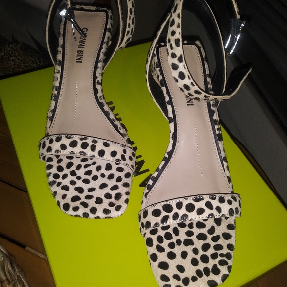 Sandals - Picture 4 of 7